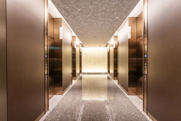 プライベート空間に導く、エレベーターホール