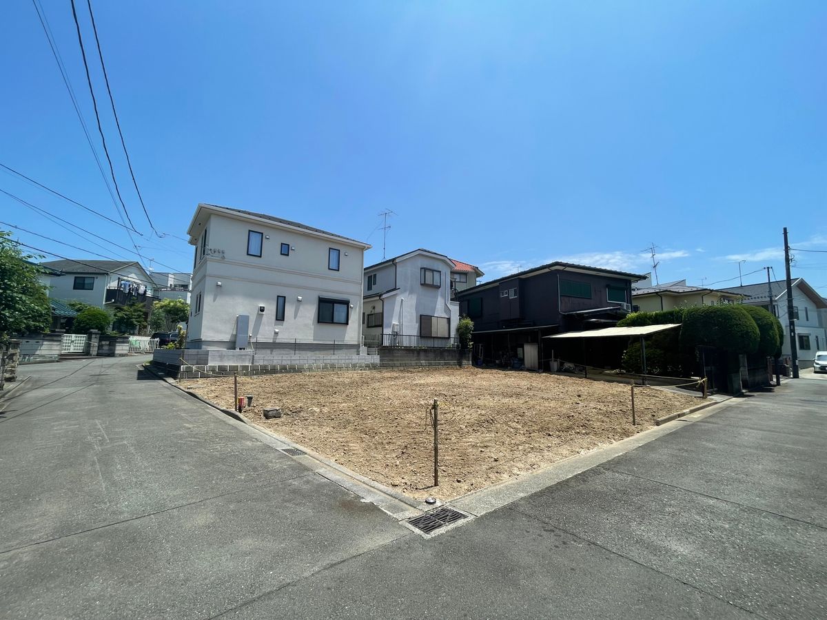 前面道路含む外観