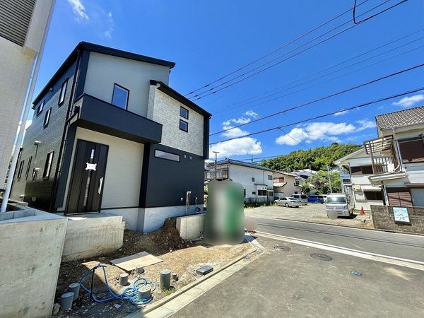 前面道路含む外観