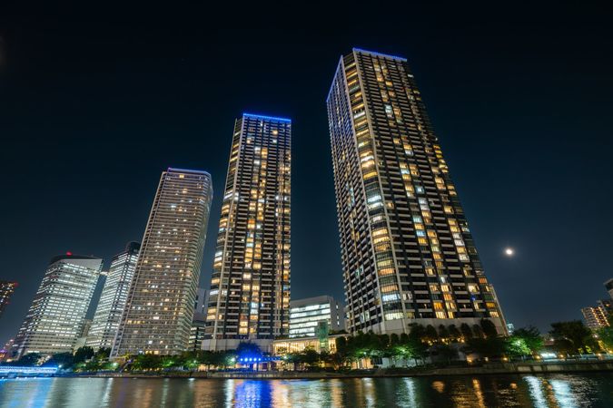 ドゥ・トゥール EAST 外観