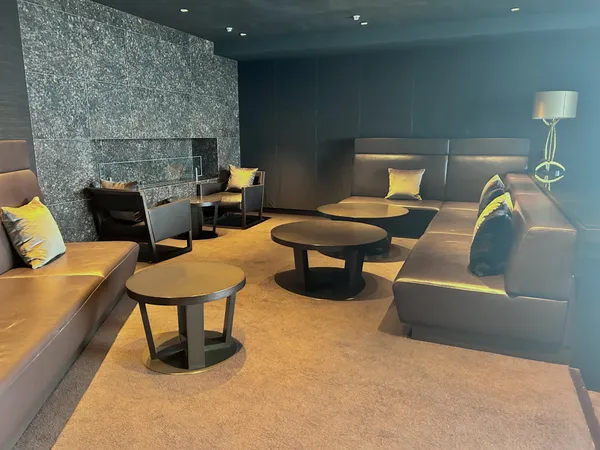 スカイラウンジ