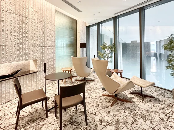 ライブラリーラウンジ