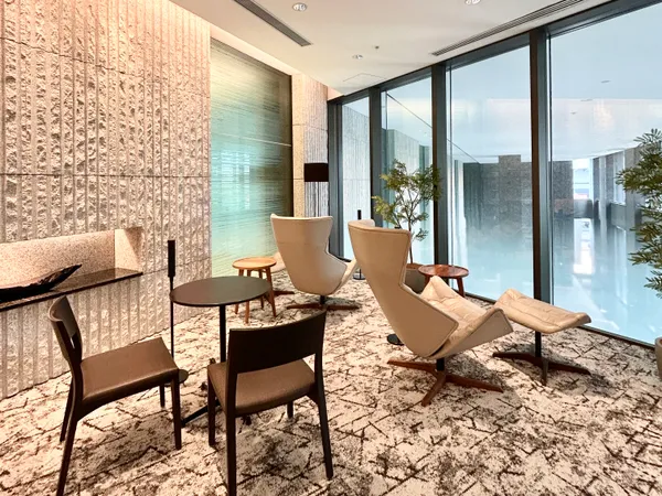 ライブラリーラウンジ