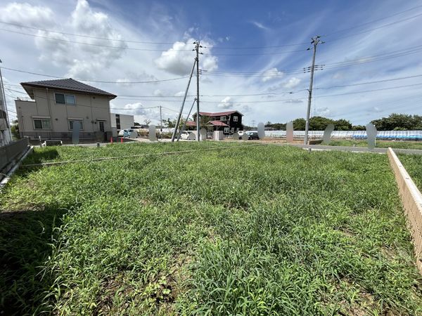 前面道路含む外観