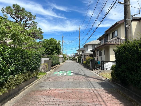 前面道路含む外観