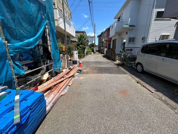前面道路含む外観