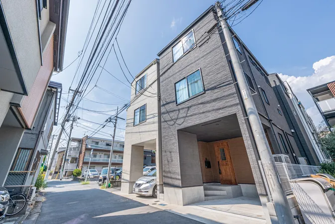 屋根付き駐車スペース付きの注文住宅