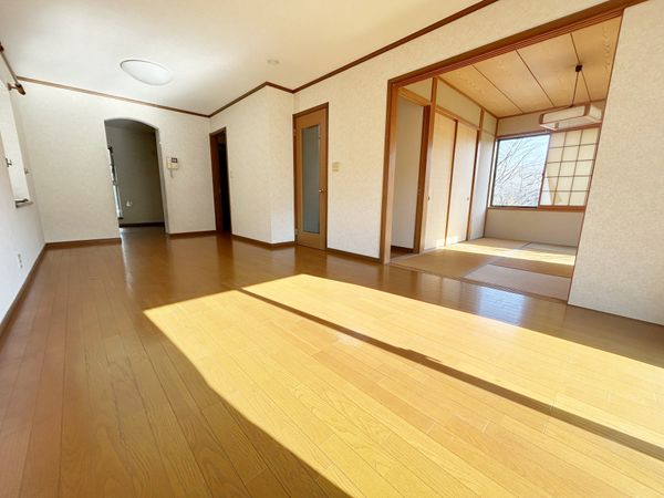 柏市逆井藤ノ台 戸建 リビング