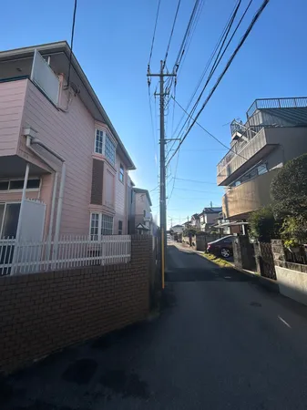 前面道路含む外観