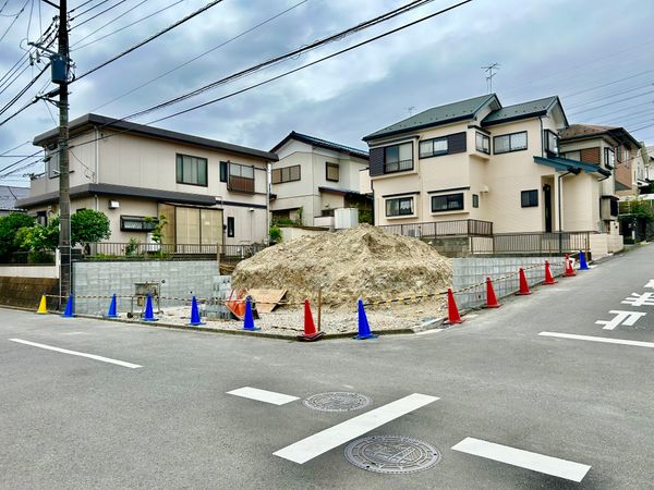 栄区上之町 土地 前面道路含む外観 栄区上之町 土地 前面道路含む外観
