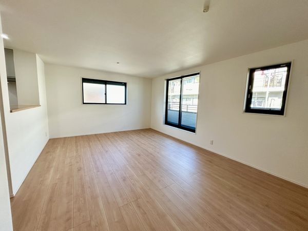 港南区丸山台2丁目 新築戸建 3号棟 リビング