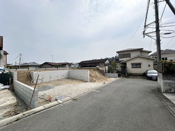 前面道路含む外観