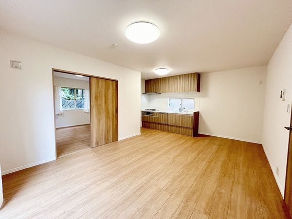 南区六ツ川1丁目 戸建 リビング 南区六ツ川1丁目 戸建 リビング