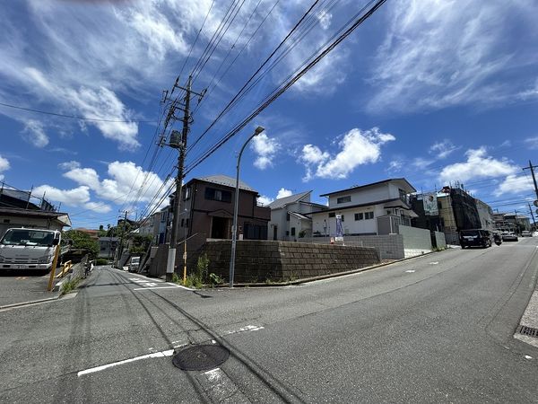 南区別所中里台 新築戸建 前面道路含む外観