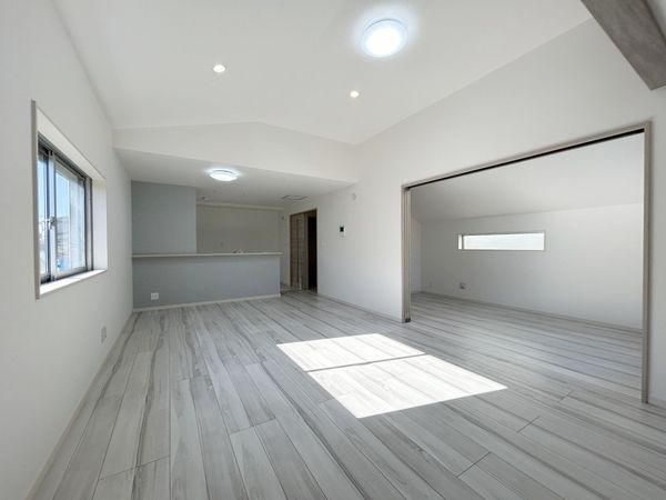 磯子区森4丁目 新築戸建 1号棟 リビング