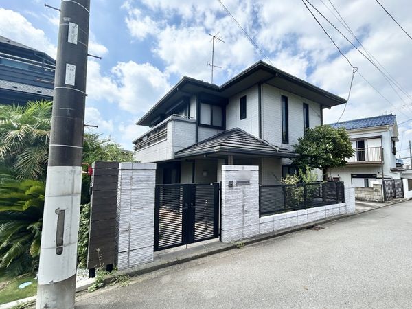 南区中里4丁目 戸建 前面道路含む外観 南区中里4丁目 戸建 前面道路含む外観
