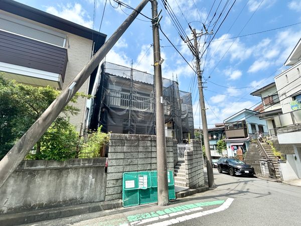 港南区大久保3丁目 戸建 前面道路含む外観 港南区大久保3丁目 戸建 前面道路含む外観