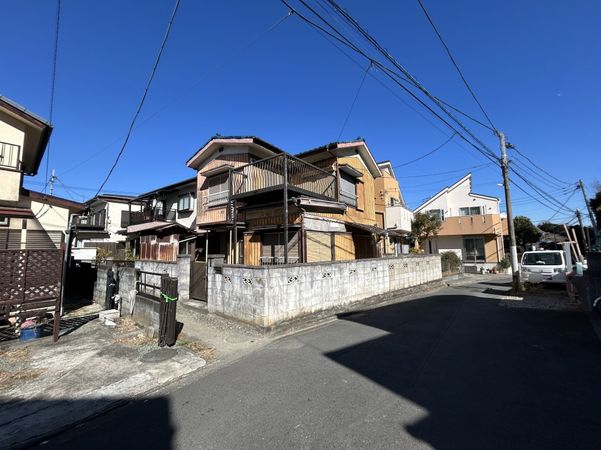 前面道路含む外観