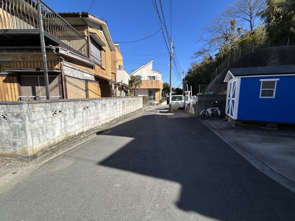 前面道路含む外観