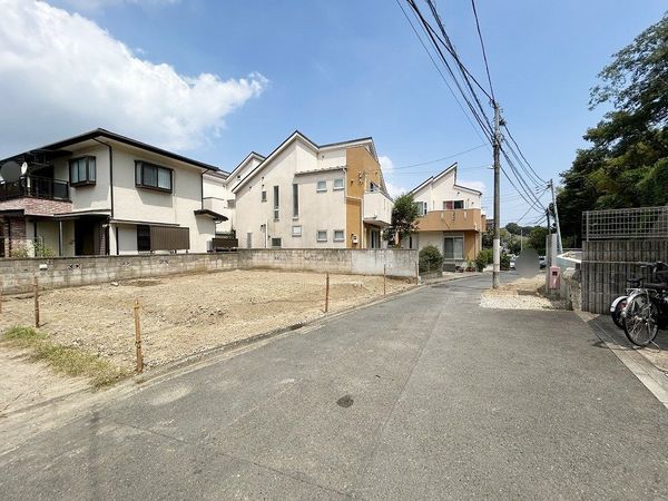 南区中里2丁目 新築戸建 前面道路含む外観 南区中里2丁目 新築戸建 前面道路含む外観