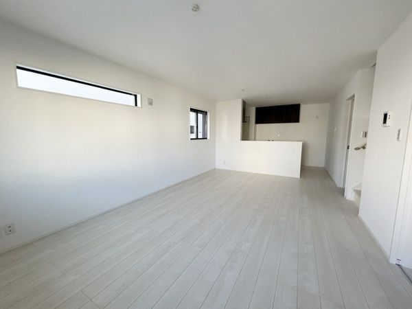 港南区笹下6丁目 新築戸建 4号棟 リビング