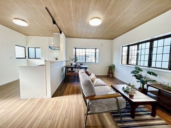 南区大岡4丁目 戸建 リビング