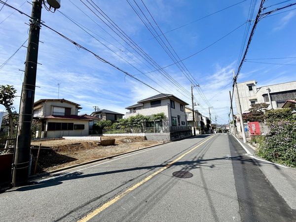前面道路含む外観