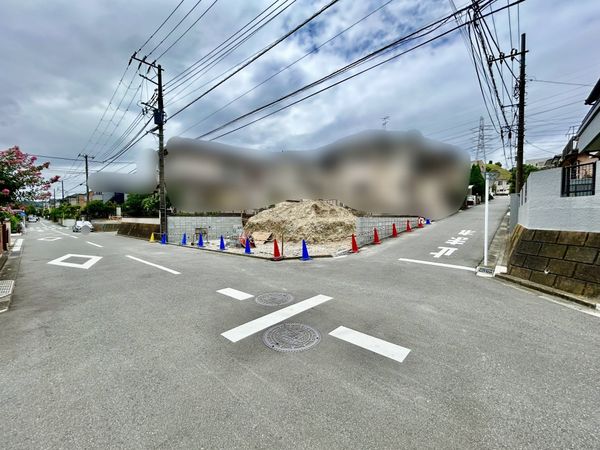 前面道路含む外観