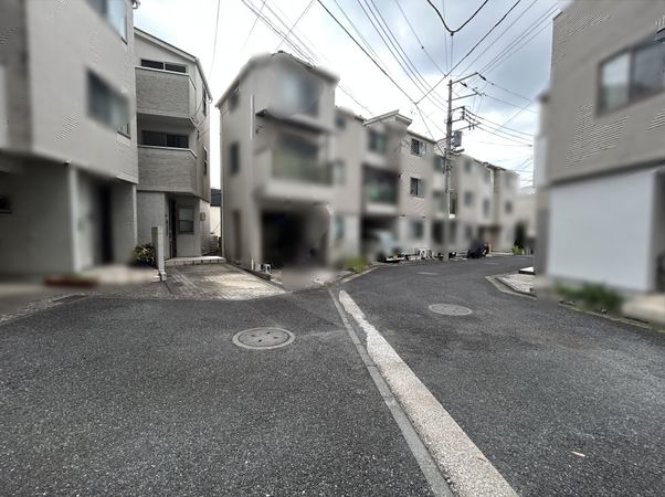 前面道路含む外観