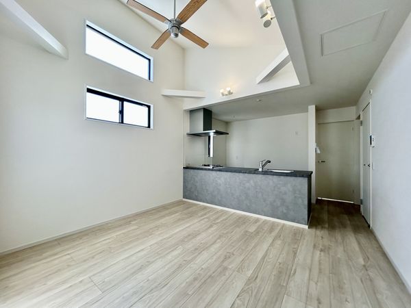 南区大岡3丁目 新築戸建 リビング