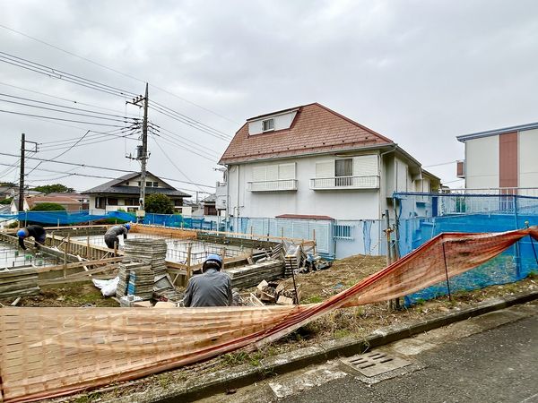 磯子区森が丘1丁目 新築戸建 C号棟 前面道路含む外観 前面道路含む外観