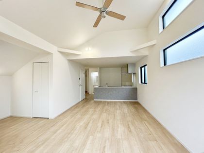 磯子区岡村1丁目 新築戸建 2号棟 リビング