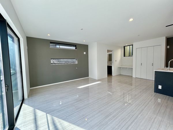 南区中里4丁目 新築戸建 リビング