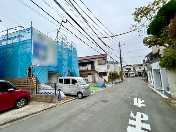 前面道路含む外観