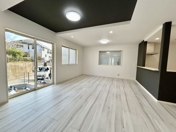 磯子区森が丘2丁目 新築戸建 3号棟 リビング