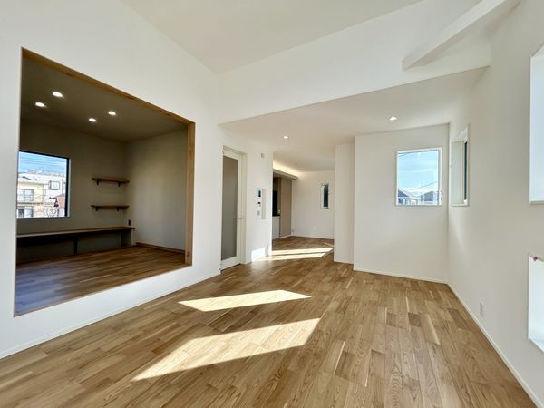 港南区笹下3丁目 新築戸建 リビング