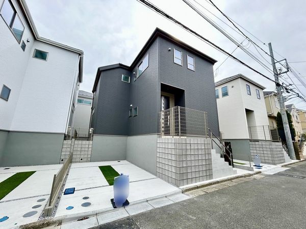 南区別所中里台 新築戸建 8号棟 外観