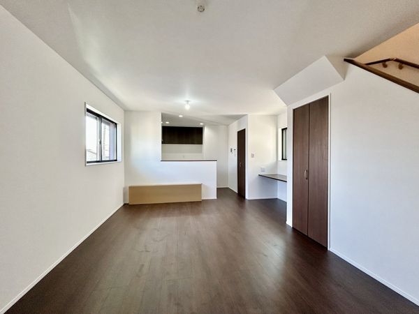 港南区上永谷1丁目 新築戸建 1号棟 リビング