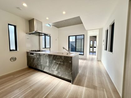 南区大岡3丁目 新築戸建 リビング