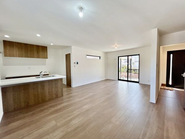 港南区芹が谷2丁目 新築戸建 2号棟 リビング