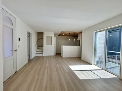 港南区笹下2丁目 新築戸建 29号棟 リビング