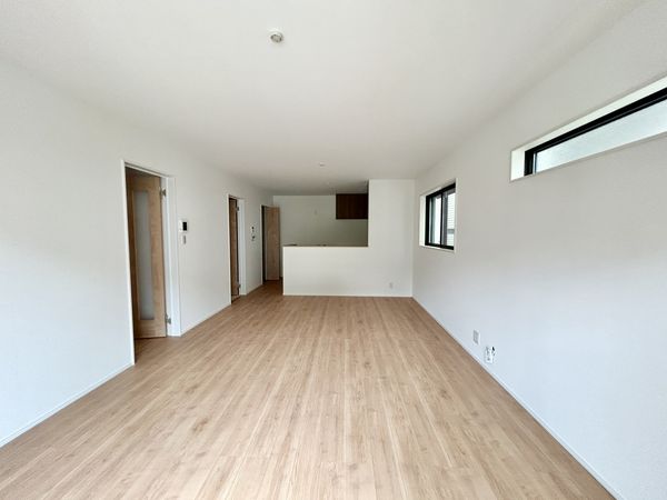 南区大久保3丁目 新築戸建 リビング
