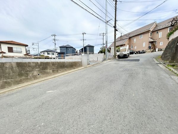 港南区笹下6丁目 新築戸建 B号棟 前面道路含む外観