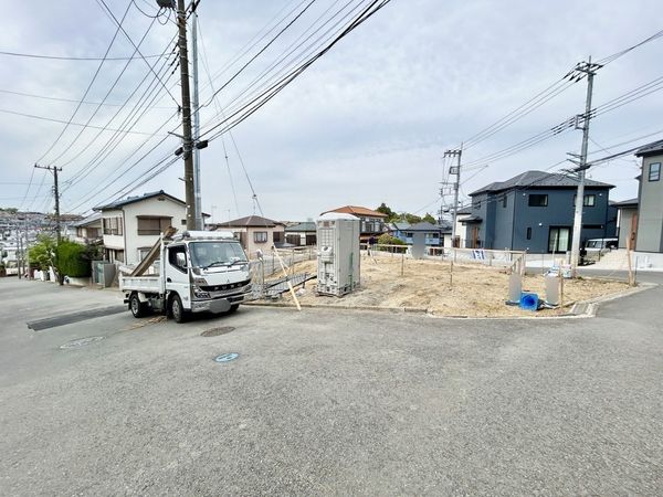 港南区笹下6丁目 新築戸建 C号棟 前面道路含む外観