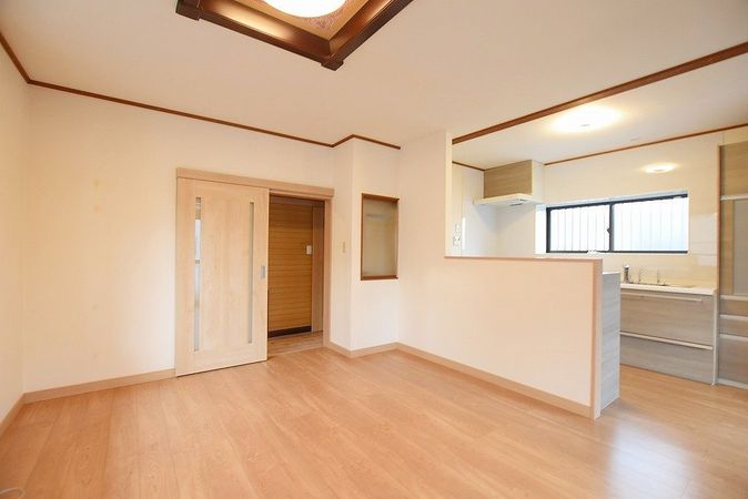 港南区日野4丁目 戸建 リビング