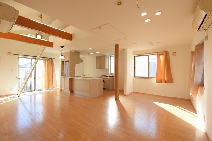 港南区丸山台3丁目 戸建 リビング 港南区丸山台3丁目 戸建 リビング