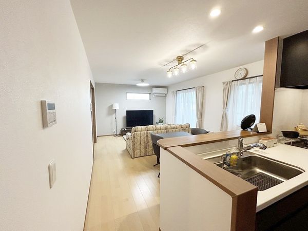 港南区上永谷5丁目 戸建 リビング 港南区上永谷5丁目 戸建 リビング
