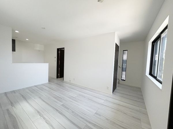 港南区上永谷1丁目 新築戸建B号棟 リビング