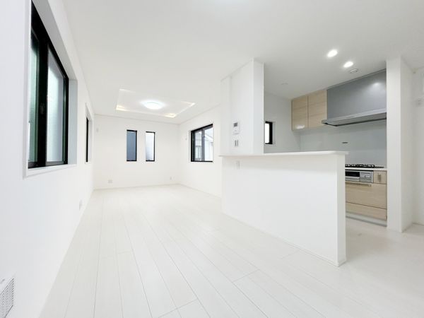港南区東永谷3丁目 戸建A号棟 リビング 港南区東永谷3丁目 戸建A号棟 リビング