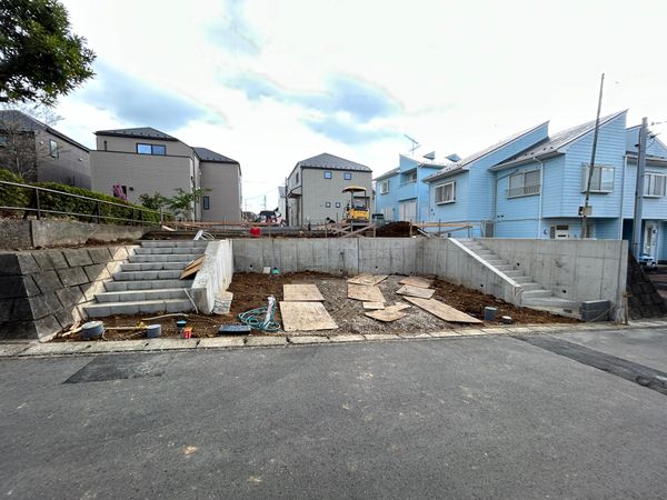 港南区上永谷5丁目 新築戸建 G号棟 前面道路含む外観 港南区上永谷5丁目 新築戸建 G号棟 前面道路含む外観